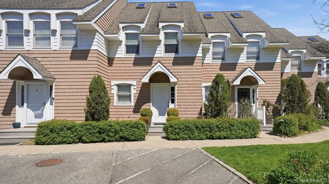 49 Canoe Place Road 416, Hampton Bays, NY 11946