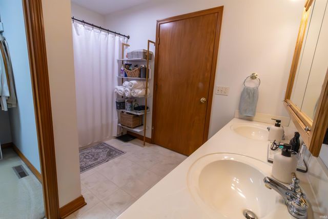 3071 W 600 North, Huntington, IN 46750