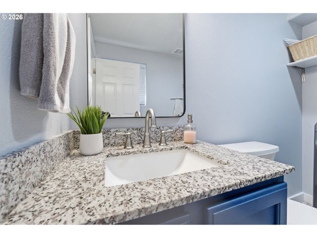 15340 Sw LEXINGTON Ln, Beaverton, OR 97007