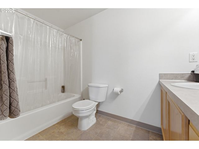 15340 Sw LEXINGTON Ln, Beaverton, OR 97007