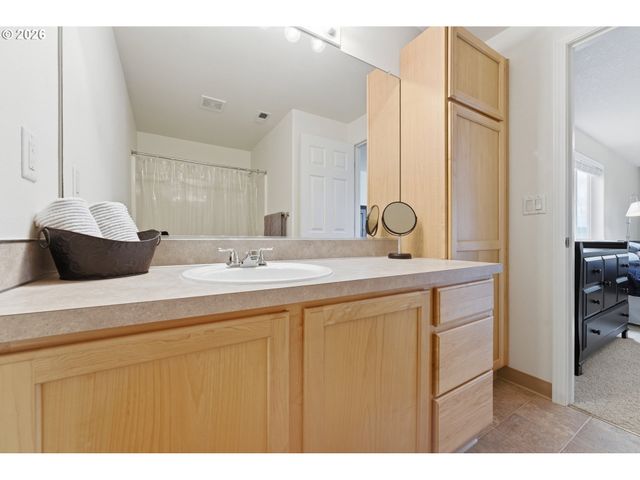15340 Sw LEXINGTON Ln, Beaverton, OR 97007