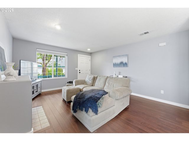 15340 Sw LEXINGTON Ln, Beaverton, OR 97007