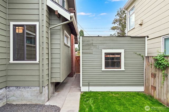 616 N Steele Street, Tacoma, WA 98406
