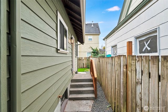 616 N Steele Street, Tacoma, WA 98406