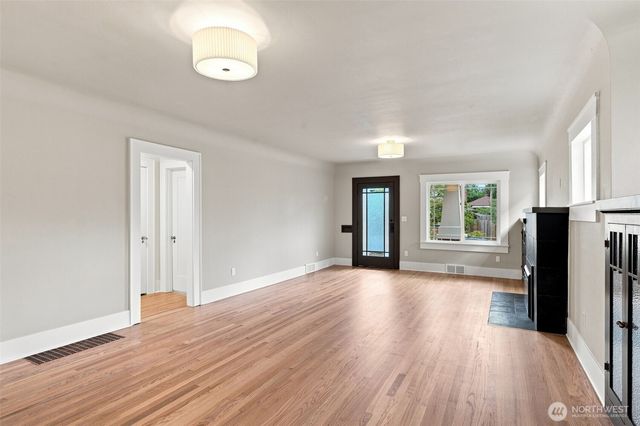 616 N Steele Street, Tacoma, WA 98406