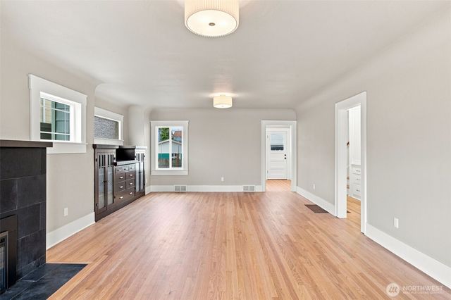 616 N Steele Street, Tacoma, WA 98406