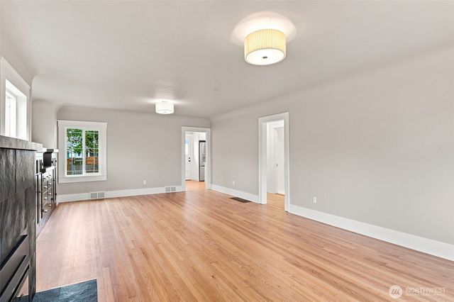 616 N Steele Street, Tacoma, WA 98406