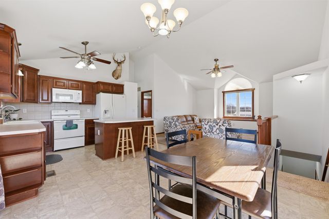 656 E 110th Ave N, Peck, KS 67120