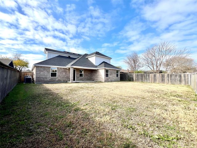 1209 Whiteoak Drive, Garland, TX 75040