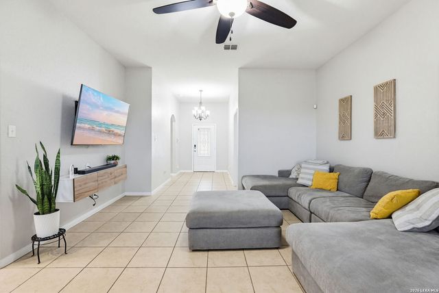 12118 STRATSBURG, San Antonio, TX 78252