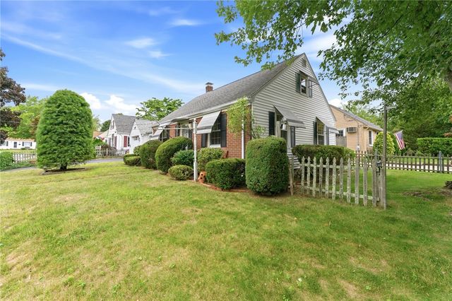 48 Fairway Drive, Cranston, RI 02920