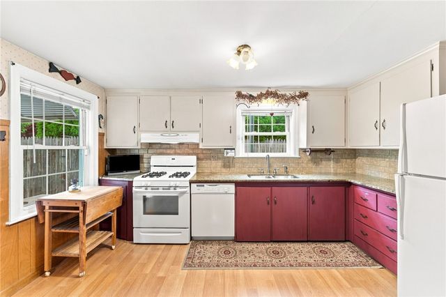 48 Fairway Drive, Cranston, RI 02920