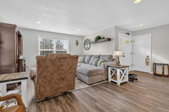 102 Fox Chase, Danville, KY 40422