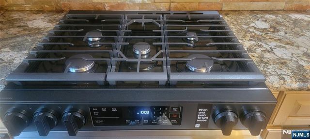 610 Glasmere Road, Mahwah, NJ 07430