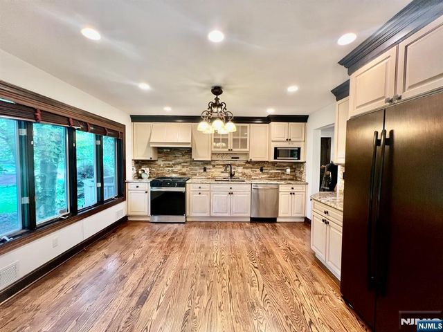 610 Glasmere Road, Mahwah, NJ 07430