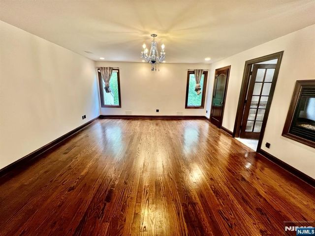 610 Glasmere Road, Mahwah, NJ 07430