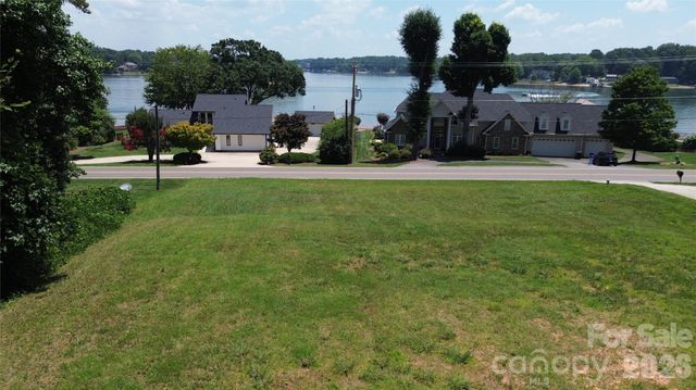 182 Wilson Lake Road, Mooresville, NC 28117
