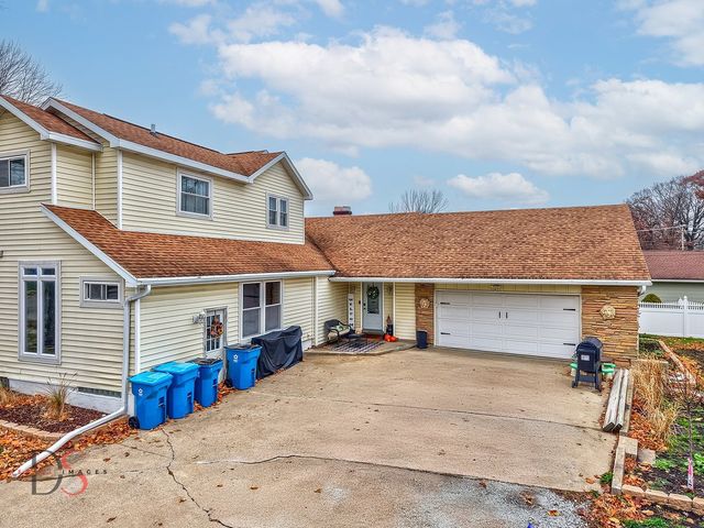 204 N Woodland Avenue, Oglesby, IL 61348