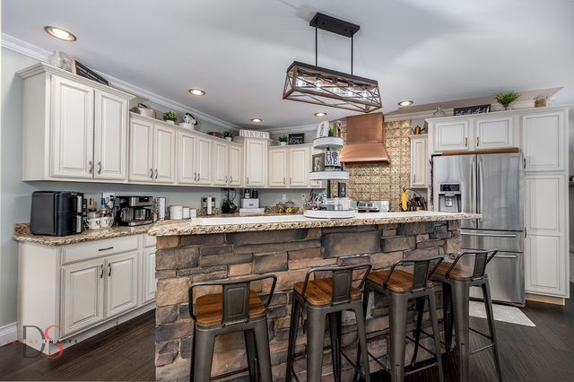 204 N Woodland Avenue, Oglesby, IL 61348