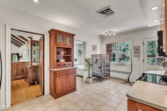 1000 27th Avenue, Moline, IL 61265