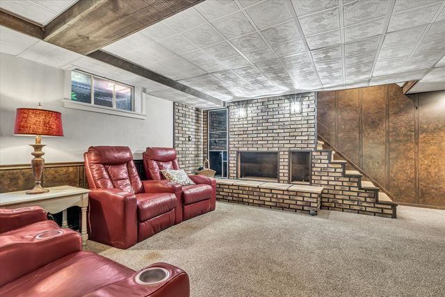 1000 27th Avenue, Moline, IL 61265