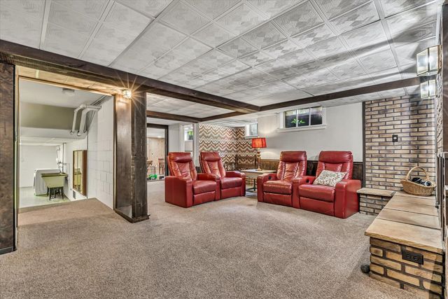 1000 27th Avenue, Moline, IL 61265