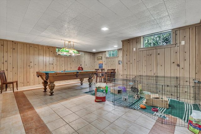 1000 27th Avenue, Moline, IL 61265