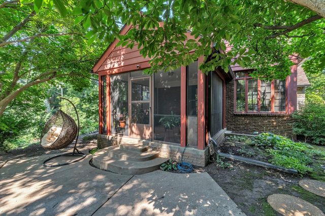 1000 27th Avenue, Moline, IL 61265