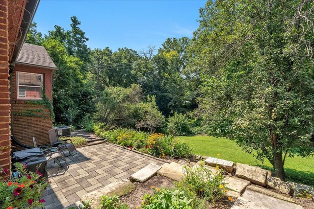 1000 27th Avenue, Moline, IL 61265