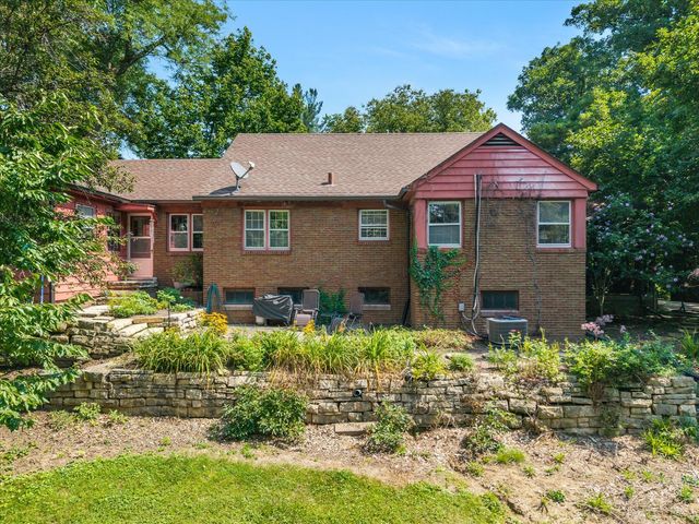 1000 27th Avenue, Moline, IL 61265