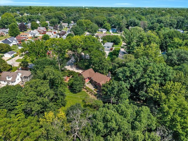 1000 27th Avenue, Moline, IL 61265