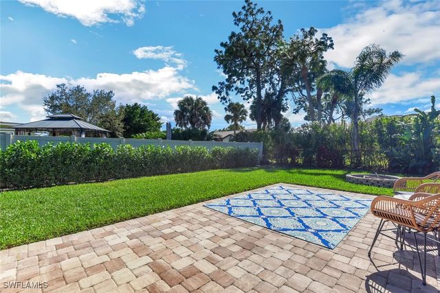2328 Clipper WAY, Naples, FL 34104