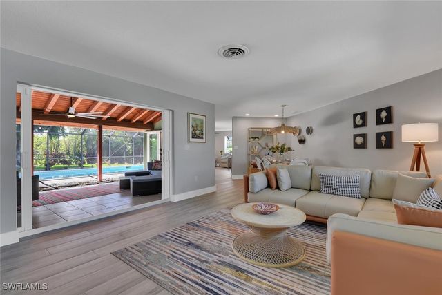 2328 Clipper WAY, Naples, FL 34104