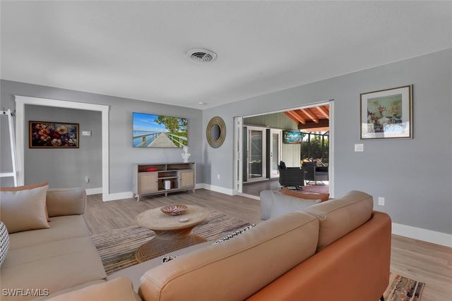 2328 Clipper WAY, Naples, FL 34104