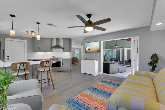 2328 Clipper WAY, Naples, FL 34104