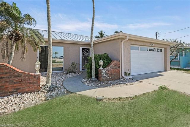 7775 Bocilla LN, Bokeelia, FL 33922