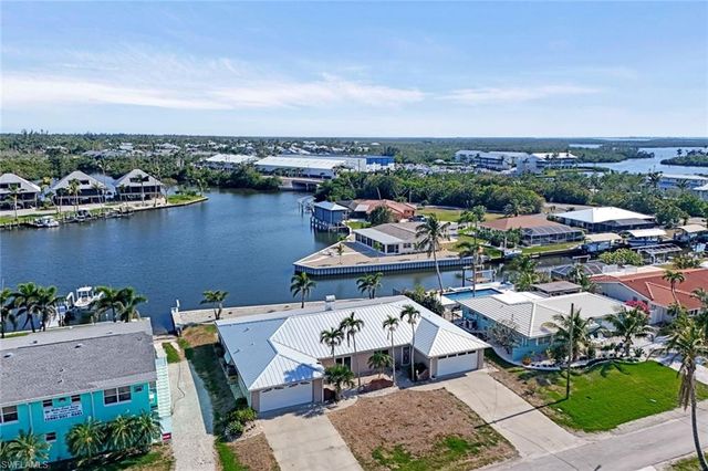 7775 Bocilla LN, Bokeelia, FL 33922