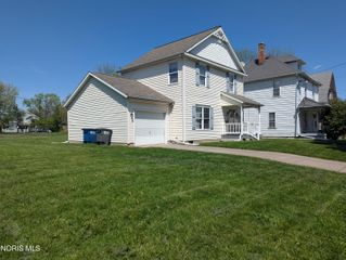 952 W Delaware Avenue, Toledo, OH 43610