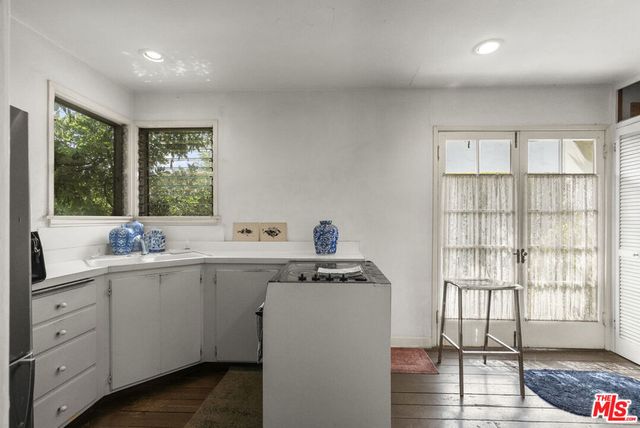 10941 Peach Grove Street, Toluca Lake, CA 91601