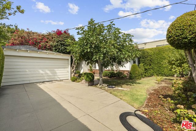 10941 Peach Grove Street, Toluca Lake, CA 91601