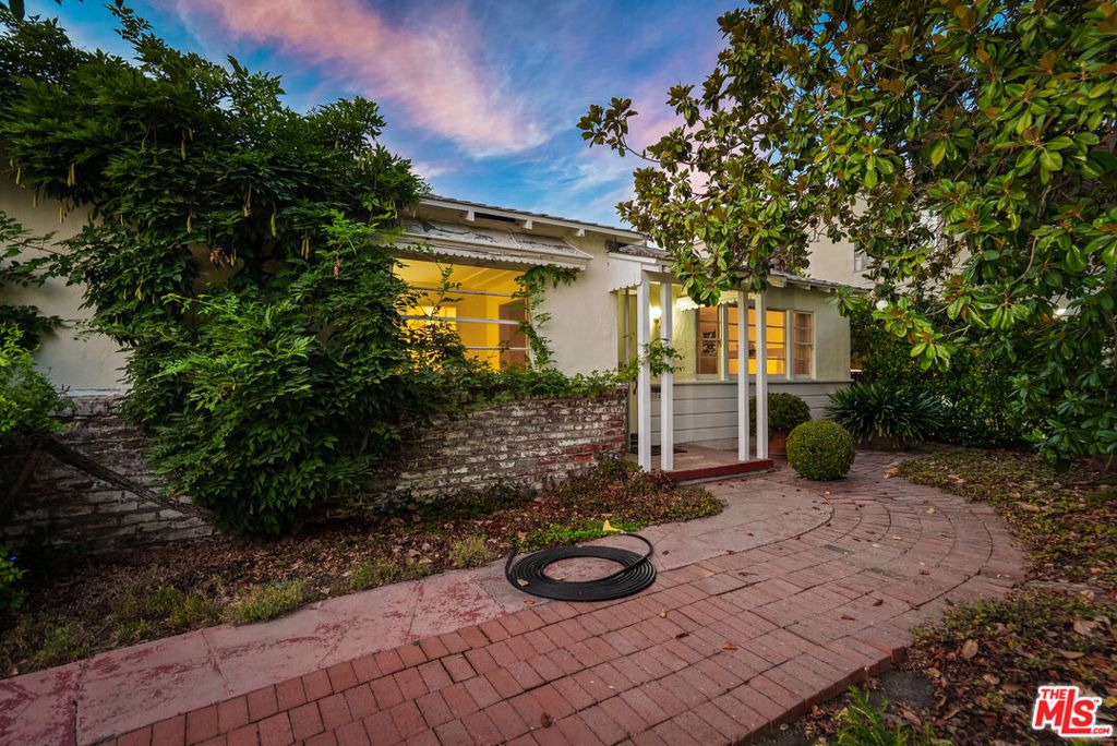 10941 Peach Grove Street, Toluca Lake, CA 91601