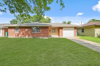 2206 Hickory Lane, Pasadena, TX 77502