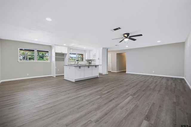 3211 Fernwood Dr, Tyler, TX 75701