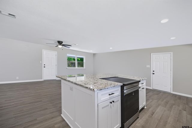 3211 Fernwood Dr, Tyler, TX 75701
