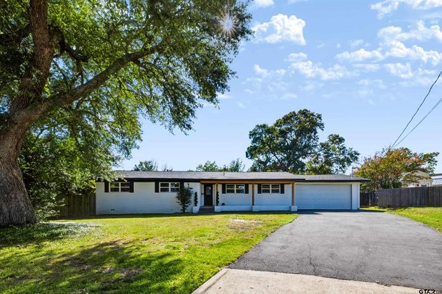 3211 Fernwood Dr, Tyler, TX 75701