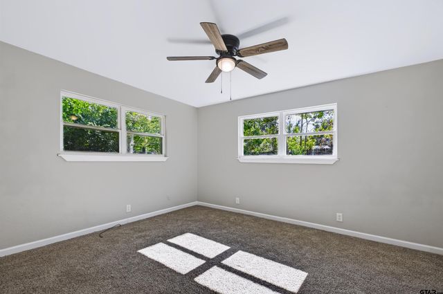 3211 Fernwood Dr, Tyler, TX 75701