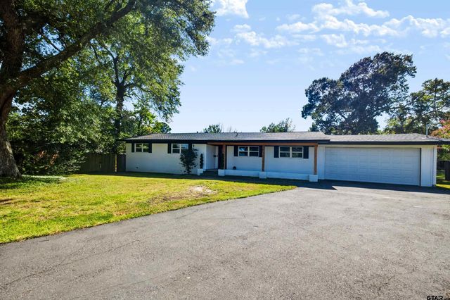 3211 Fernwood Dr, Tyler, TX 75701