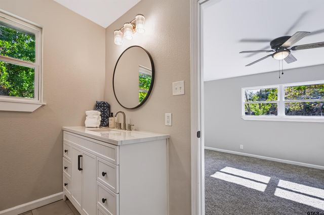 3211 Fernwood Dr, Tyler, TX 75701