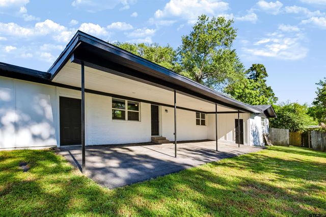 3211 Fernwood Dr, Tyler, TX 75701