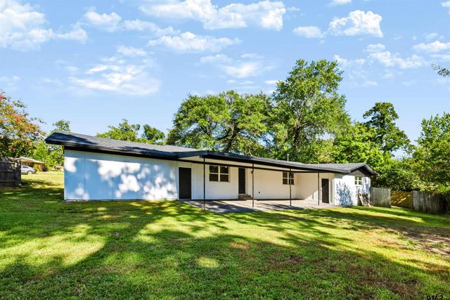3211 Fernwood Dr, Tyler, TX 75701